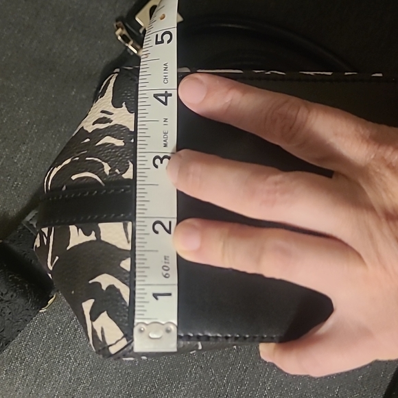 Kate Spade Floral - Picture 4 of 7